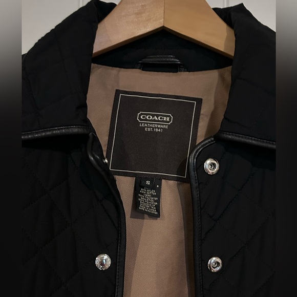 Coach Black Nylon Quilted Signature Snap, Leather Trim Jacket
Women’s Sz Sm - Picture 10 of 10